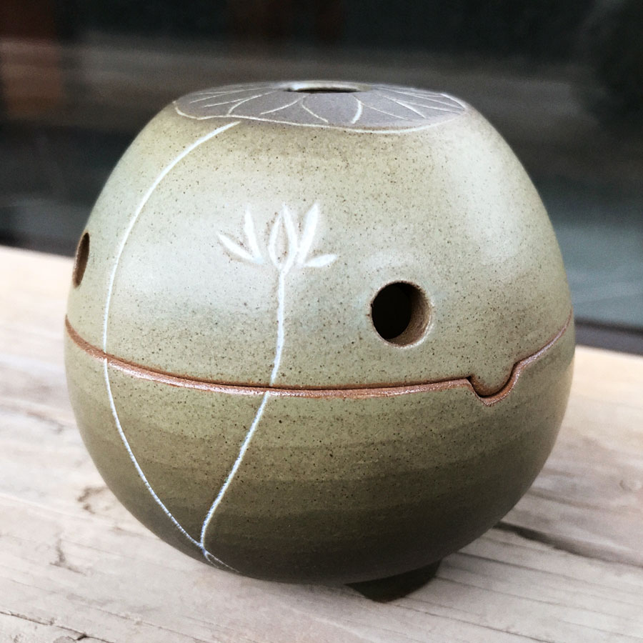 陶製水蓮香爐：直徑6.2cm（盤香） - 法鼓文化心靈網路書店