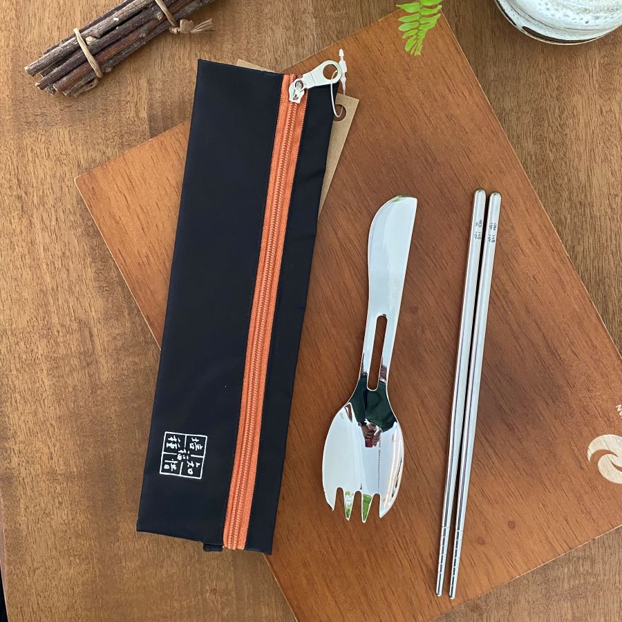 【自備餐具好健康】外食基本款：不鏽鋼筷 + 三用叉湯匙 + 餐具收納袋